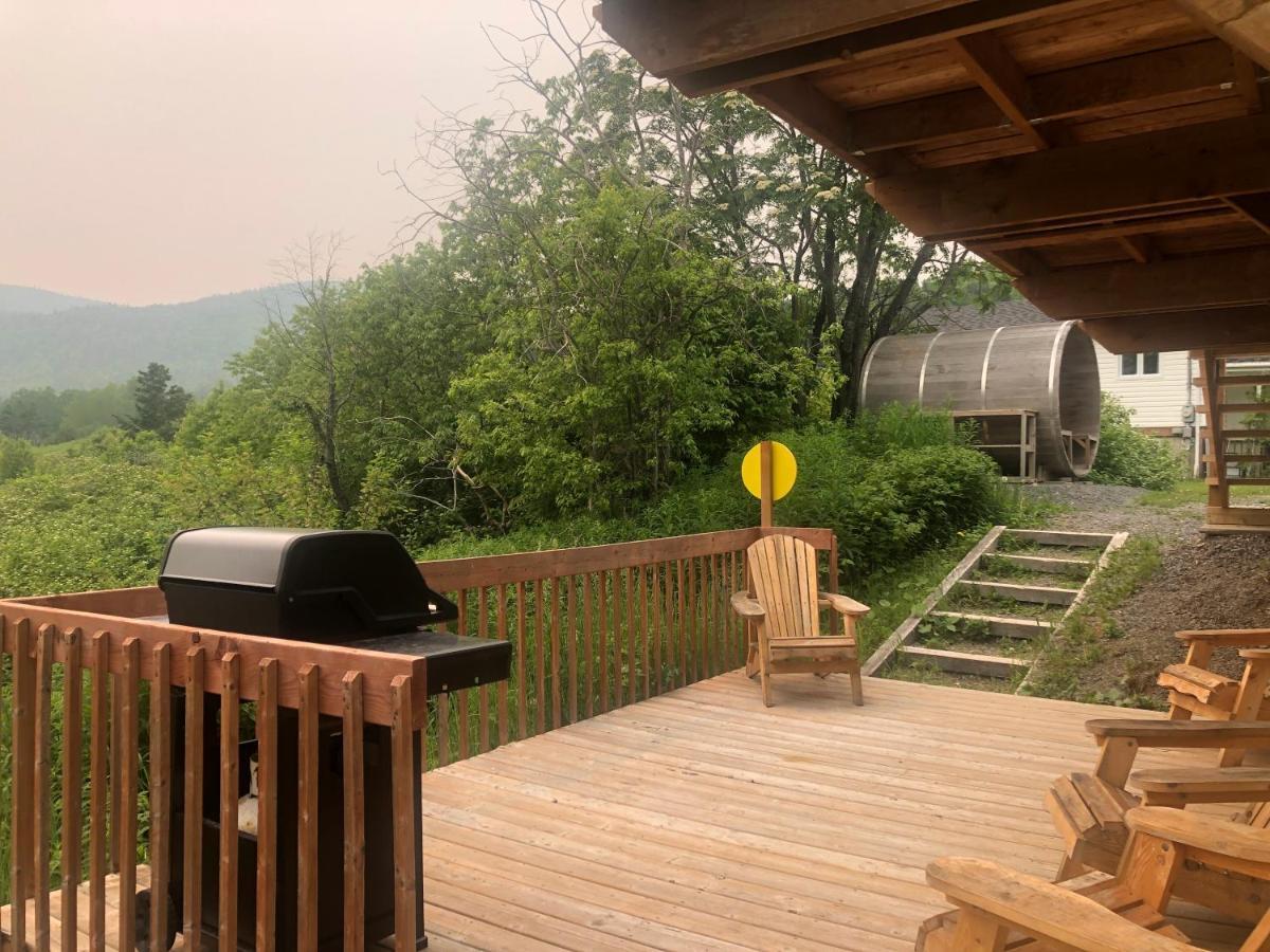Chalets Les Chanterelles De Forillon L'Anse-au-Griffon Exteriör bild