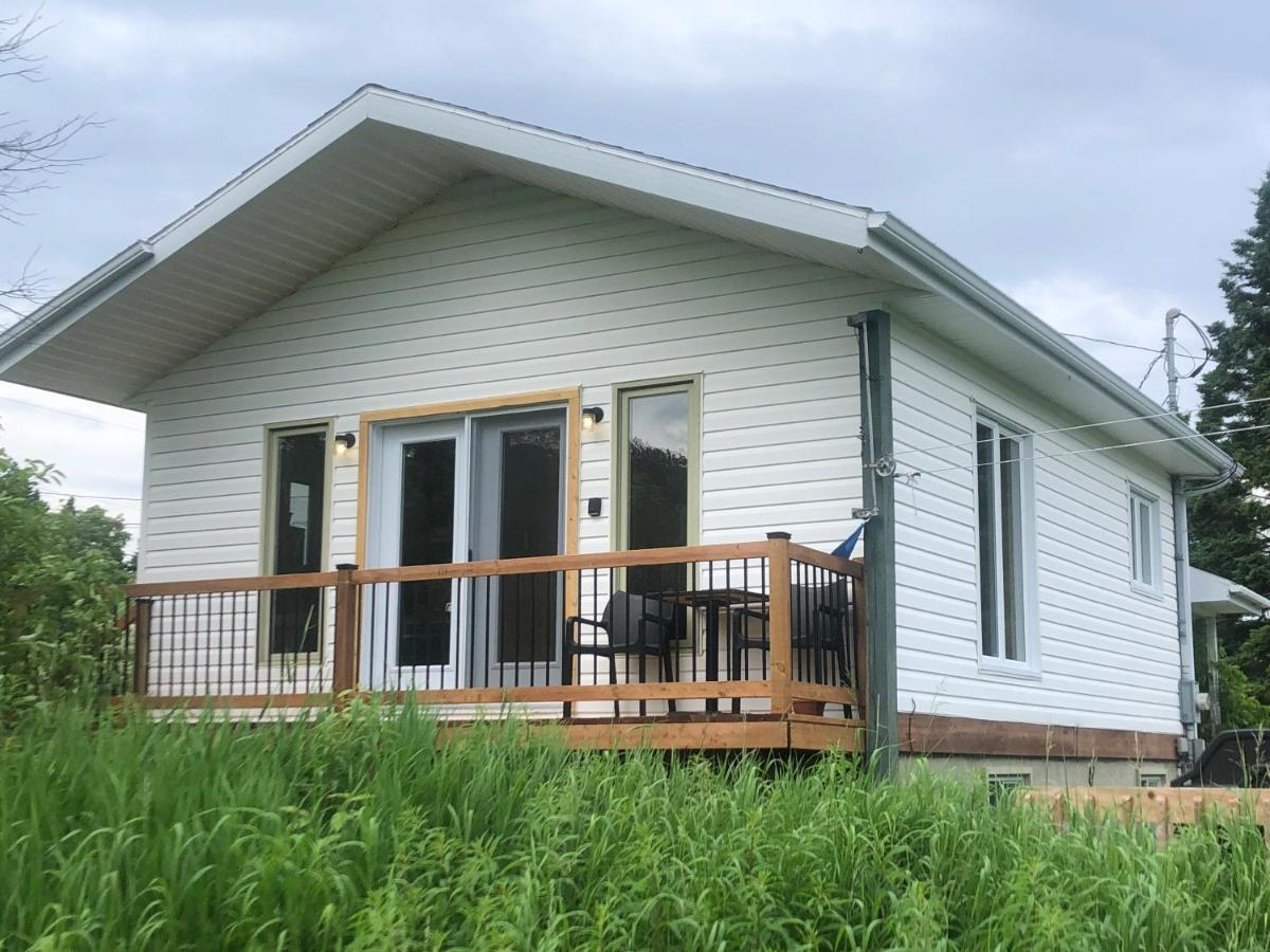 Chalets Les Chanterelles De Forillon L'Anse-au-Griffon Exteriör bild